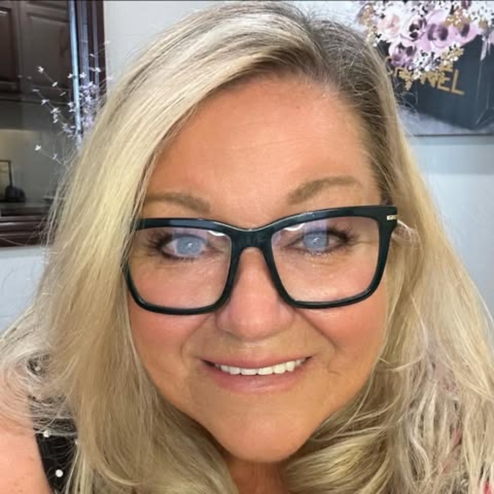 Meet your Posher, Angie